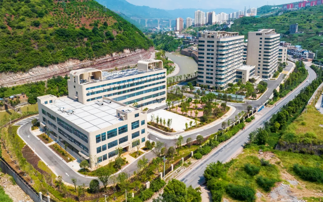 彝良縣第二人民醫院.jpg